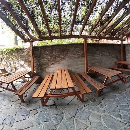 אורחן A Restaurace U Hajku *